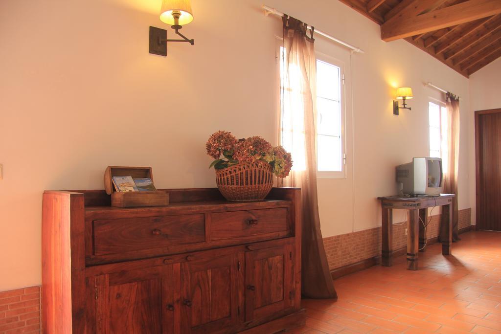 Santana Houses Rabo de Peixe Rom bilde