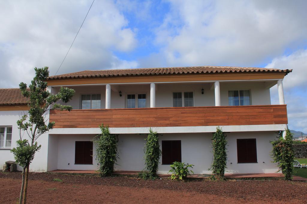 Santana Houses Rabo de Peixe Rom bilde