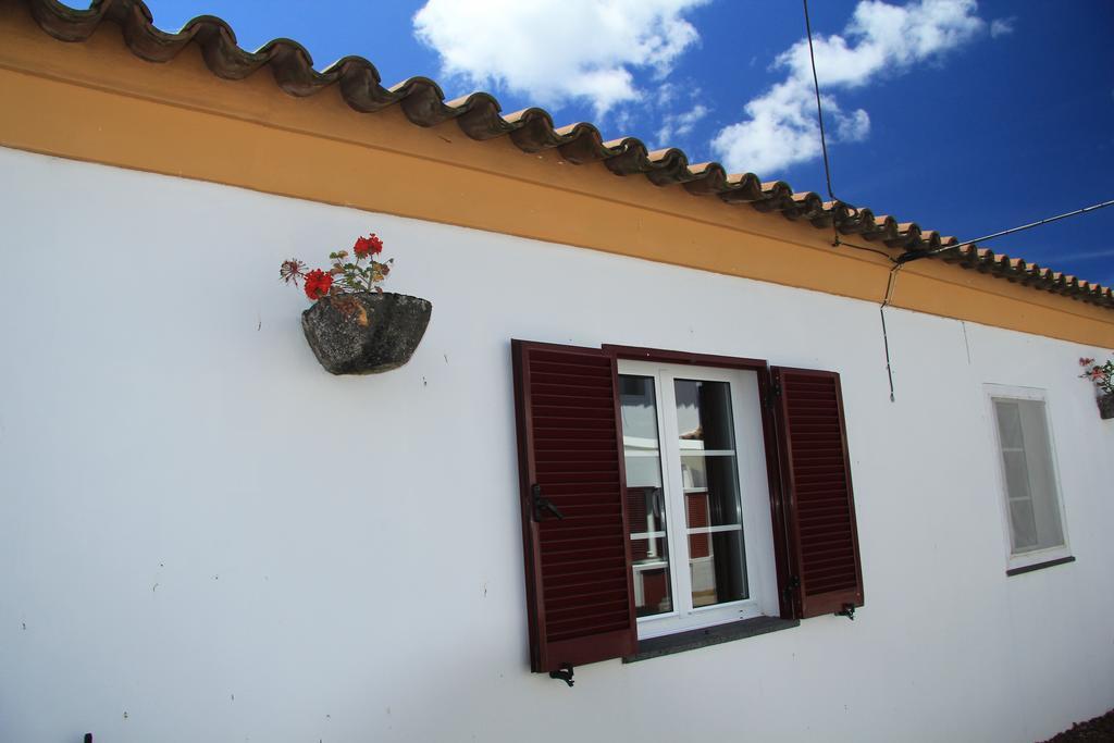 Santana Houses Rabo de Peixe Rom bilde