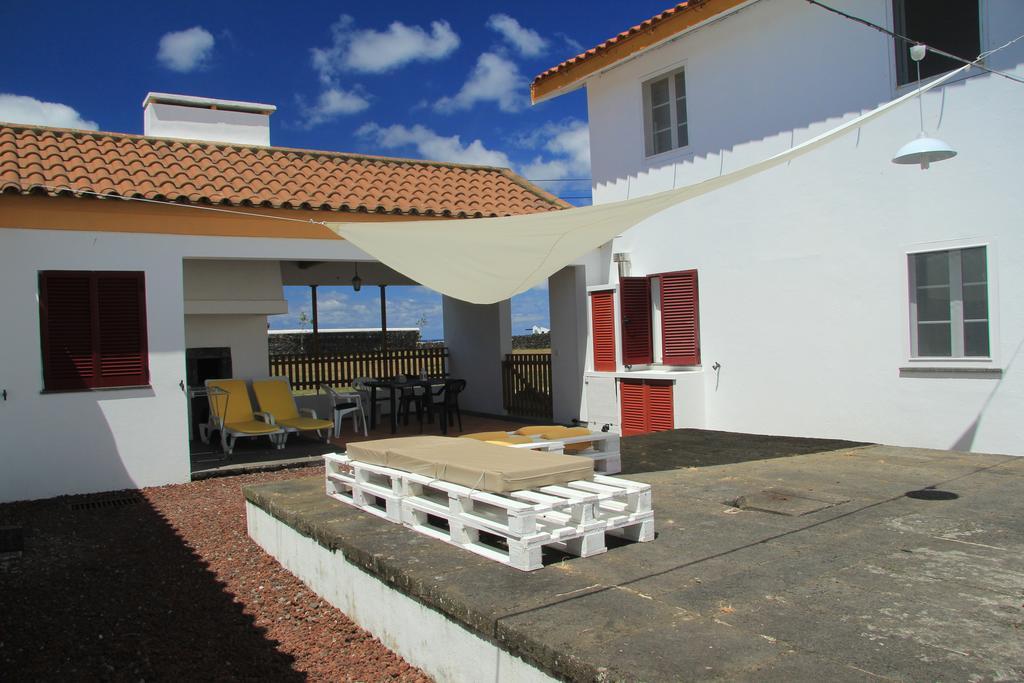 Santana Houses Rabo de Peixe Rom bilde