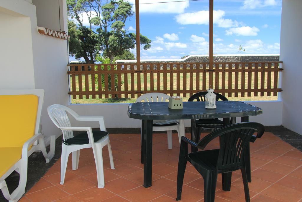 Santana Houses Rabo de Peixe Rom bilde