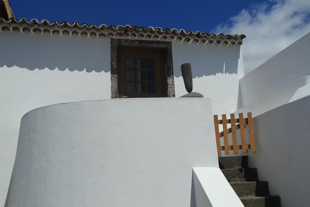 Santana Houses Rabo de Peixe Rom bilde