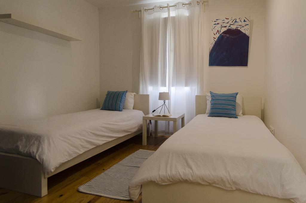 Santana Houses Rabo de Peixe Rom bilde