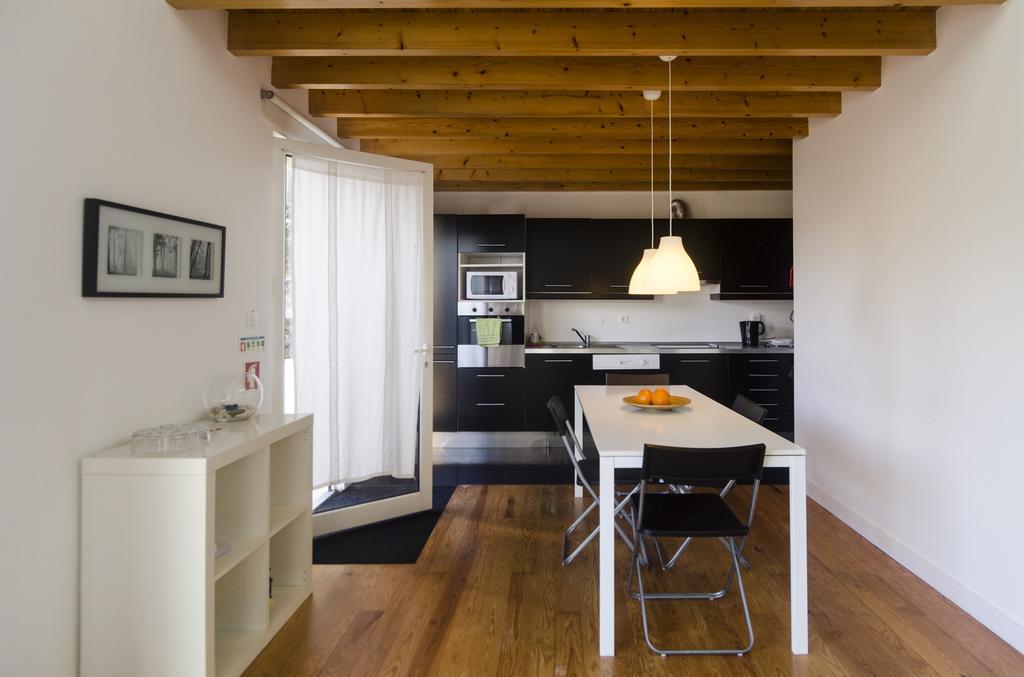 Santana Houses Rabo de Peixe Rom bilde