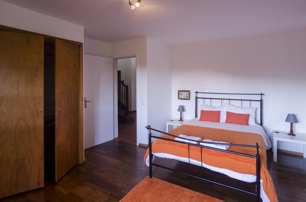 Santana Houses Rabo de Peixe Rom bilde