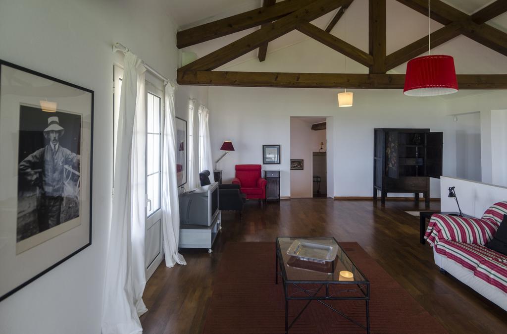 Santana Houses Rabo de Peixe Rom bilde